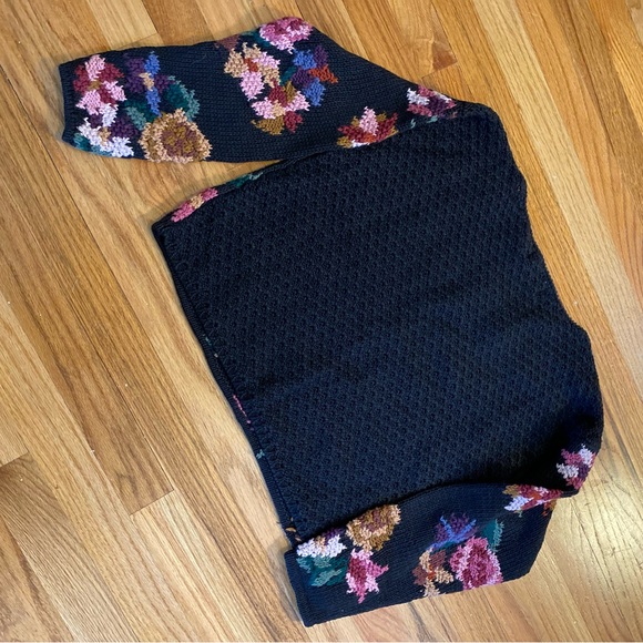 VTG Floral sweater - Picture 7 of 12